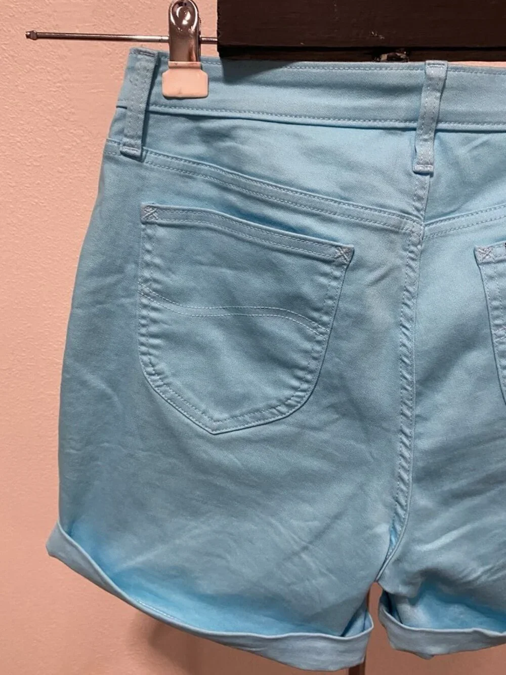 Lee Women 35X6 Bermuda  Shorts Cuffed Highrise Light Blue Stretch